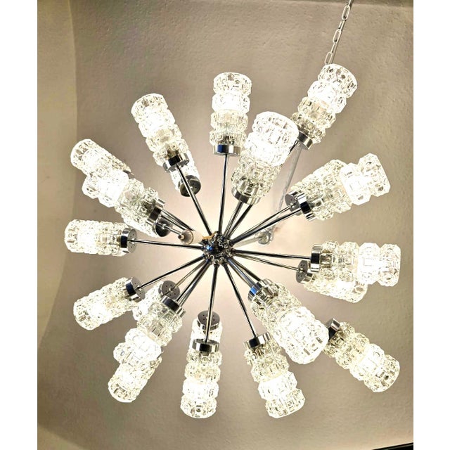 Chrome-Plated Metal and Faceted Glass 22-Light Sputnik Chandelier in the style of Richard Essig, Germany, 1970s For Sale - Image 4 of 4