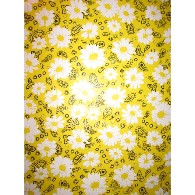 United DeSoto Yellow Daisy Paisley 1970s Vintage Wallcovering For Sale - Image 4 of 4