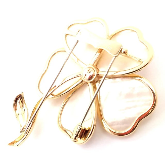 Metal Van Cleef & Arpels Clématite 18k Yellow Gold Diamond Mother of Pearl Pin Brooch For Sale - Image 7 of 10