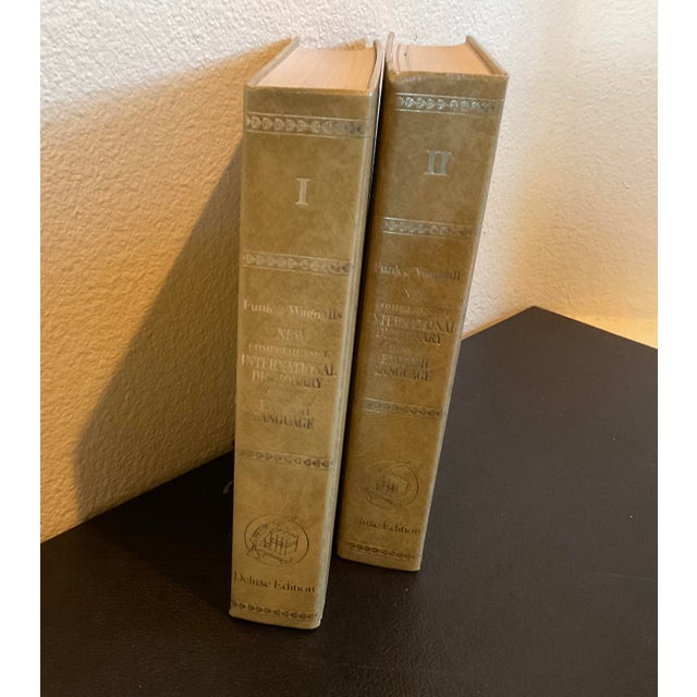 English Funke Wagnalls New Comprehensive Internal Dictionary of the English Language - Deluxe Edition For Sale - Image 3 of 10