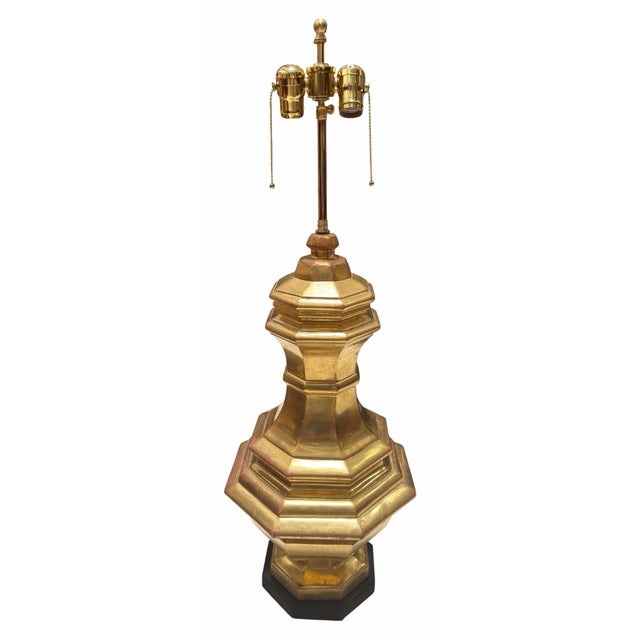 Neoclassical Architectural Balustrade Giltwood Designer Table Lamp For Sale - Image 3 of 5