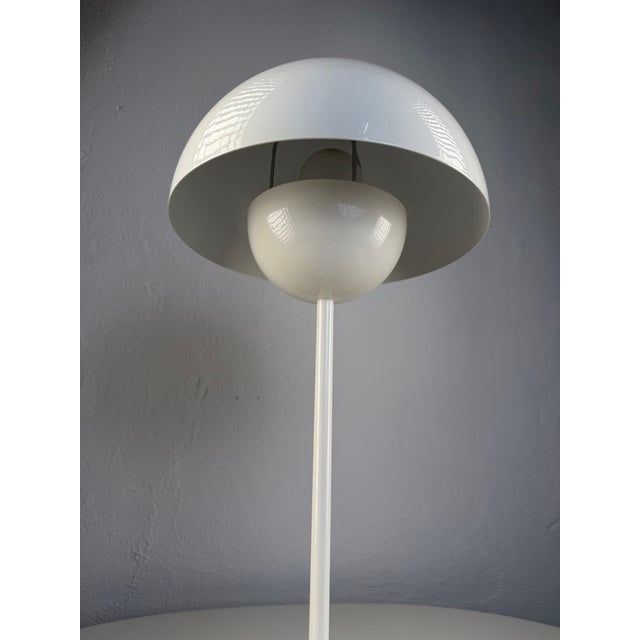 Verner Panton Danish FlowerPot VP3 Table Lamp in White by Verner Panton for &Tradition, 1980s For Sale - Image 4 of 6