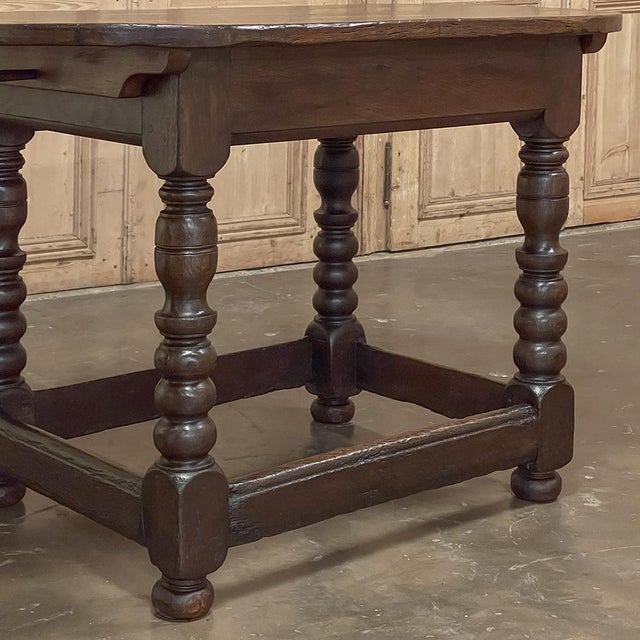 Early 18th Century French Louis XIII Solid Oak End Table For Sale - Image 13 of 18