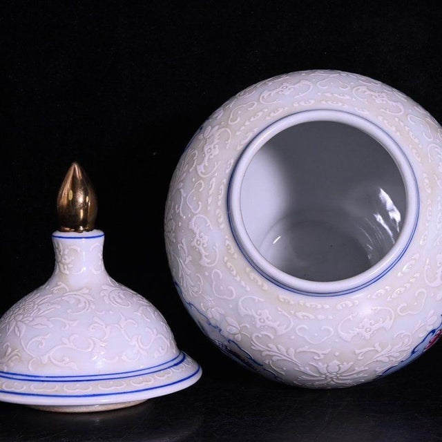 Late 20th Century Pair of Chinese White Glazed Porcelain Jars With Floral Panels & Gilt Finials For Sale - Image 5 of 9