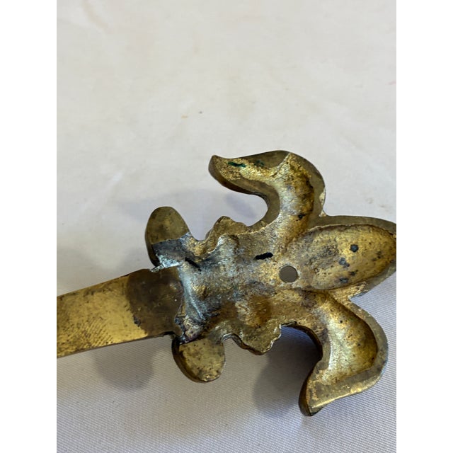 Metal Vintage Solid Brass Fleur-De-Lis Wall Hook | French Country Decorative Hardware For Sale - Image 7 of 8
