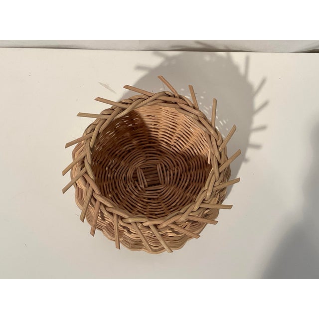 Late 20th Century Small Decorative Basket With Unique Edge Detail For Sale - Image 5 of 5