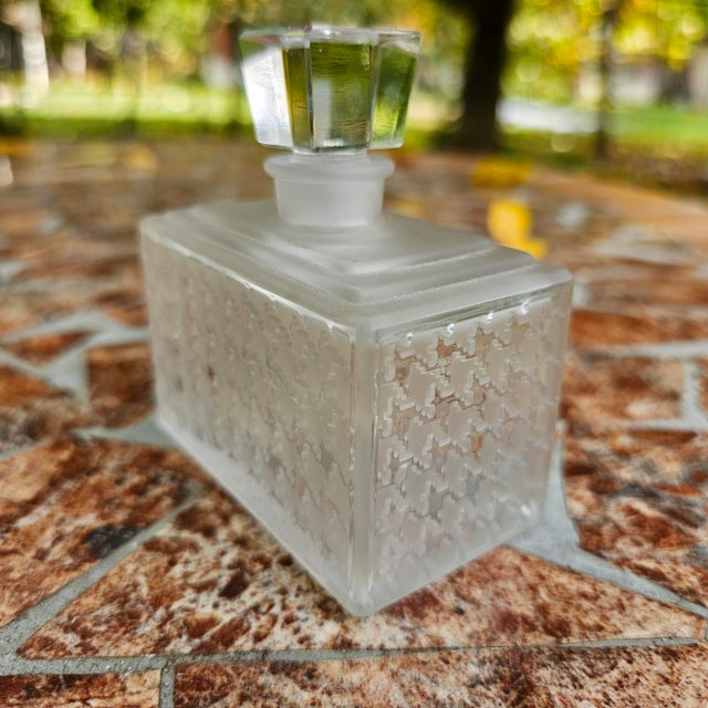Art Deco Vintage Miss Dior Empty Crystal Perfume Bottle Frosted Houndstooth For Sale - Image 3 of 10