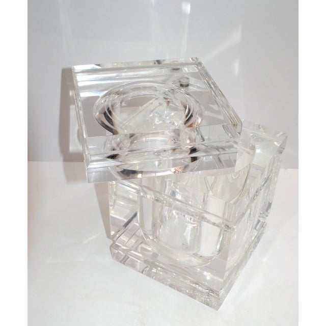 Charles Hollis Jones Mid-Century Modern Stacked Lucite Ice Bucket and Attached Swing Lid For Sale - Image 4 of 10