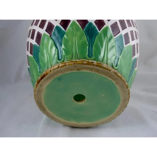 19th C. Minton Majolica Daisy & Trellis Jardinière Planter on Stand For Sale In Philadelphia - Image 6 of 11