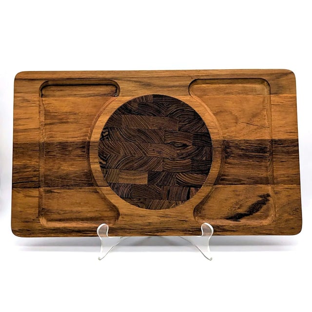 Offered is a classic 1970s Scandinavian-style staved Teak wood host(ess) snack tray for cheese, charcuterie, pâté,...