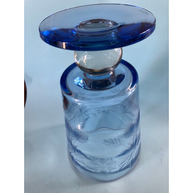 Cornflower Blue 1930's American Engraved Cut Glass Cornflower Blue Pedestal Floral Vase For Sale - Image 8 of 11