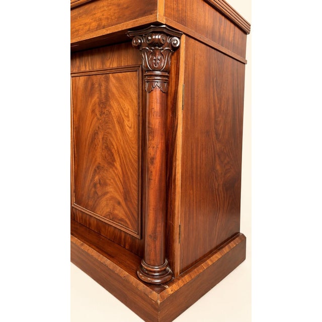 Large Low English William IV / Regency Buffet in Flame Mahogany For Sale - Image 6 of 12