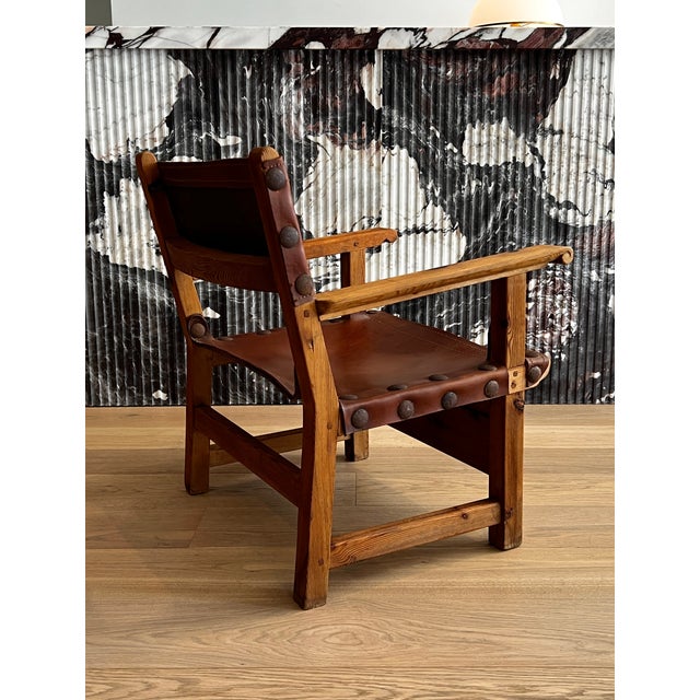 Rustic 1970's Pair of Spanish Leather and Wood Armchairs For Sale - Image 3 of 7