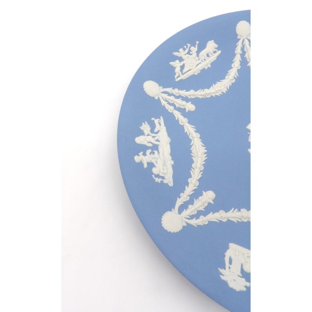Wedgwood Wedgwood Blue Jasperware Plate — Cupid Stringing His Bow — Neoclassical Cherubs & Garlands For Sale - Image 4 of 10