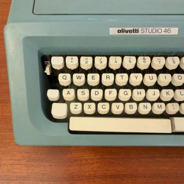 Metal Vintage Studio 46 Typewriter with Spanish Keyboard from Olivetti For Sale - Image 7 of 8