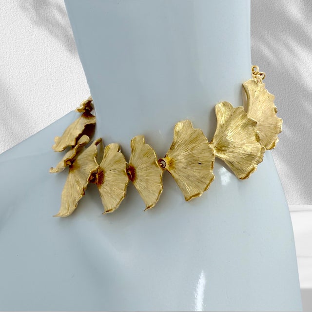 Oscar De La Renta 22k Gold-Plated Pewter & Brass Ginkgo Leaf Statement Necklace For Sale In Los Angeles - Image 6 of 13