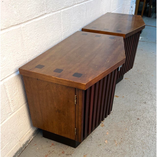 Lane "Tower Suite" Mid-Century Modern Nightstands, Pair For Sale In New York - Image 6 of 17