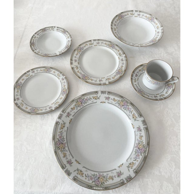 Vintage Excel Fine China pattern is Southampton 223. There are 11 settings and 7 Pieces in each place setting for a total...