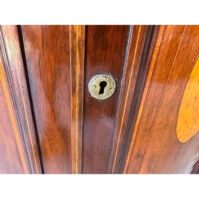 19th Century English Georgian-Style Mahogany Corner Cabinet For Sale - Image 9 of 17