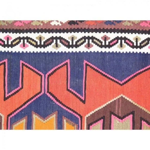 Traditional 1950s Persian Shiraz Kilim Rug For Sale - Image 3 of 5