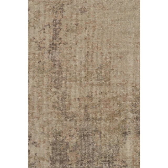 Rug & Kilim’s Abstract Rug in Beige-Brown Distressed Style For Sale In New York - Image 6 of 7