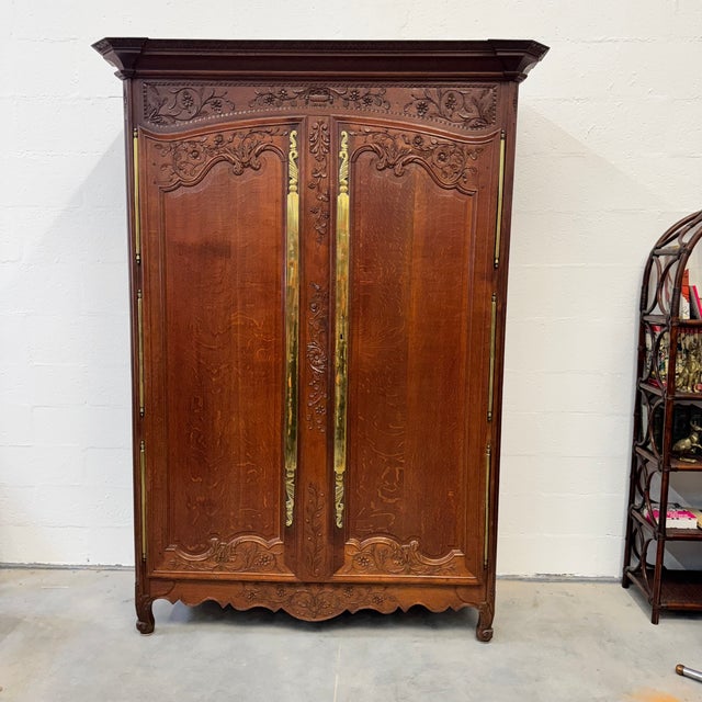 Large French Provençal Country Wardrobe in Carved Oak, 17th Century For Sale - Image 18 of 18
