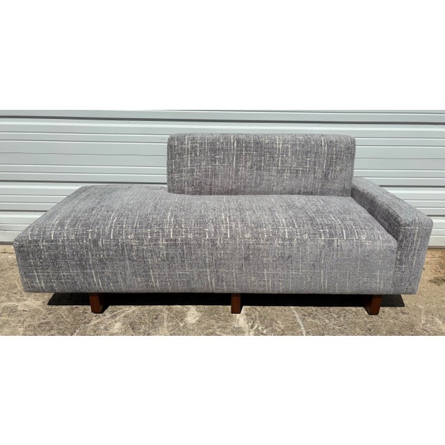 Wood 20th Century Newly Upholstered Italian Chaise Long For Sale - Image 7 of 10