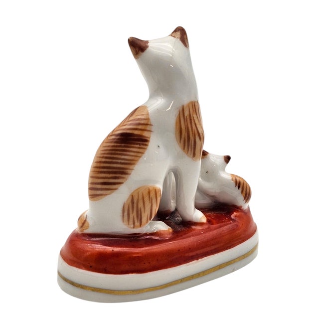 Samson Paris Chelsea-Style Porcelain Cat Family Figurine For Sale In San Francisco - Image 6 of 13