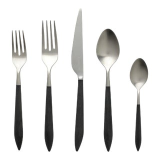 VIETRI Ares Argento & Black Five-Piece Place Setting For Sale