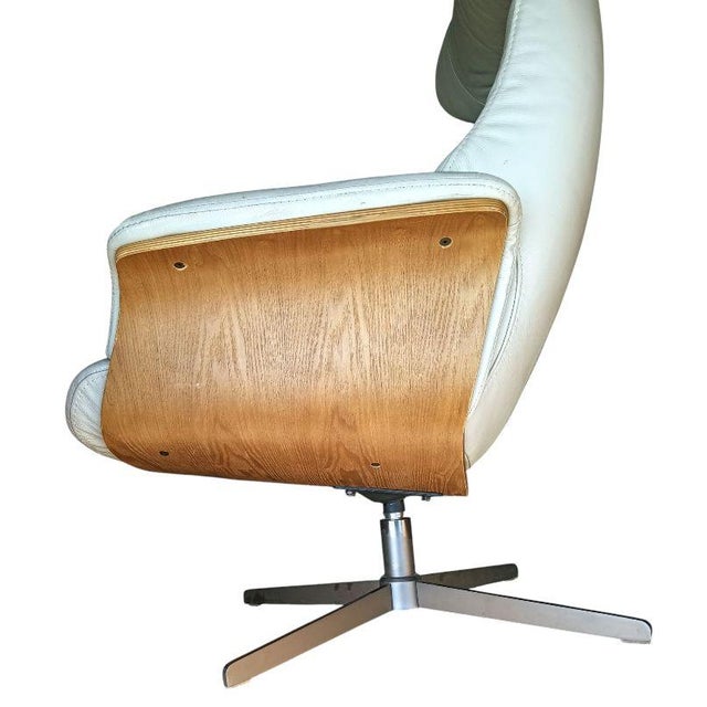 Vintage Amala Beige Bone Genuine Leather Reclining Swivel Armchair With Adjustable Headrest. For Sale In Raleigh - Image 6 of 9