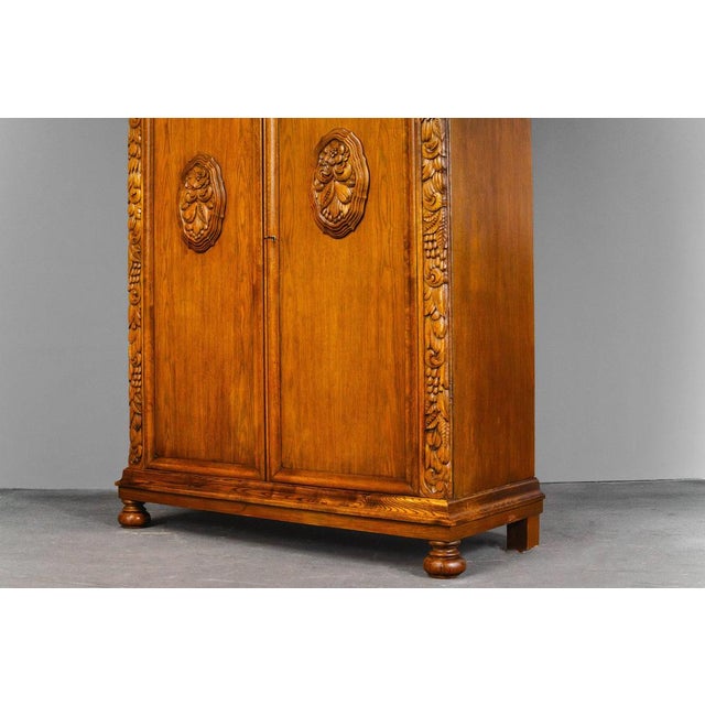Art Nouveau Wardrobe in Oak For Sale - Image 11 of 18