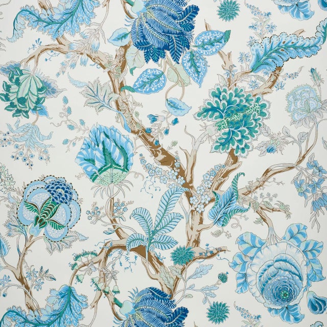 Schumacher Indian Arbre Wallpaper in Peacock & Emerald For Sale