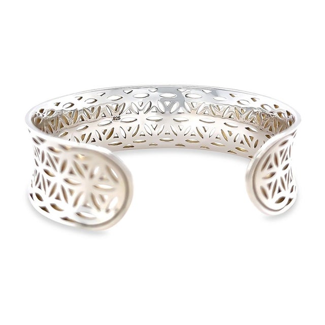 Sterling Silver Cut-Out Pattern Cuff Bangle 37.6g For Sale - Image 4 of 6