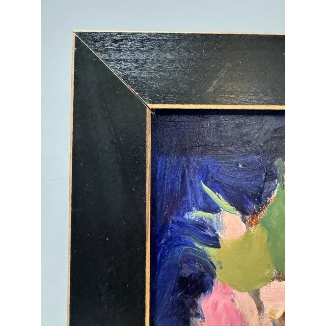 Susan Grisell Signed Floral Still Life Oil Painting Flowers in Glass Vase Framed For Sale - Image 4 of 7