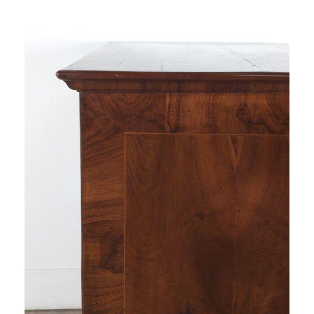 Early 18th Century Queen Anne Chest of Drawers, England Circa 1710 For Sale - Image 5 of 12