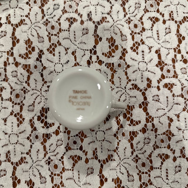 Vintage Tahoe Fine China Teacups with matching saucers - 8pcs For Sale - Image 4 of 7