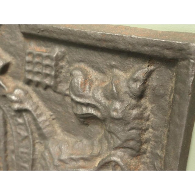 Black Large Iron Fire Back with Royal Crest and Motto, Late 19th Century For Sale - Image 8 of 9