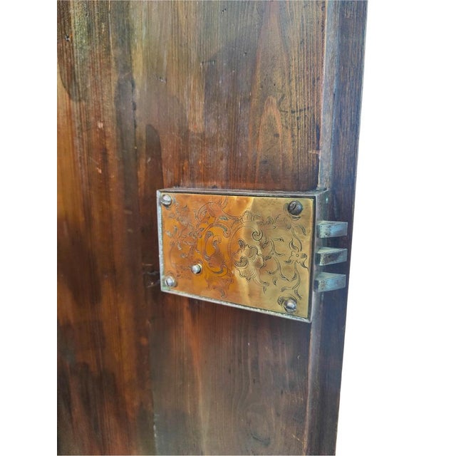 Brown Baroque Wardrobe in Walnut, Nuremberg, Germany, 18th Century For Sale - Image 8 of 9