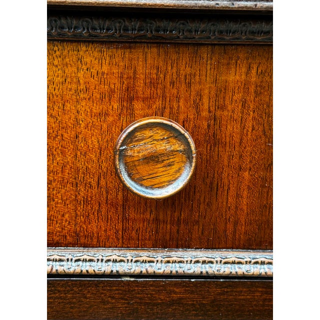 1920s Northern Furniture Co. Flame Mahogany 5-Drawer Highboy Dresser – Restored Patina For Sale - Image 12 of 12