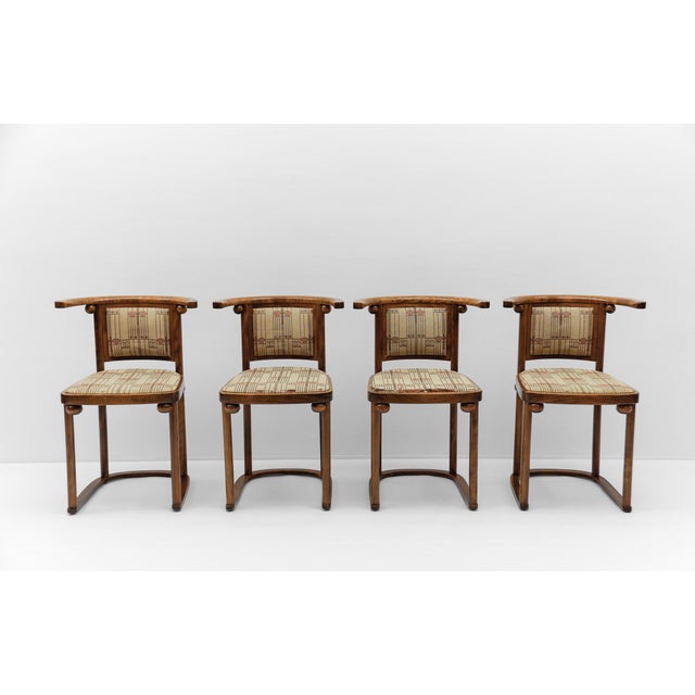 The wood is a feast for the eyes.