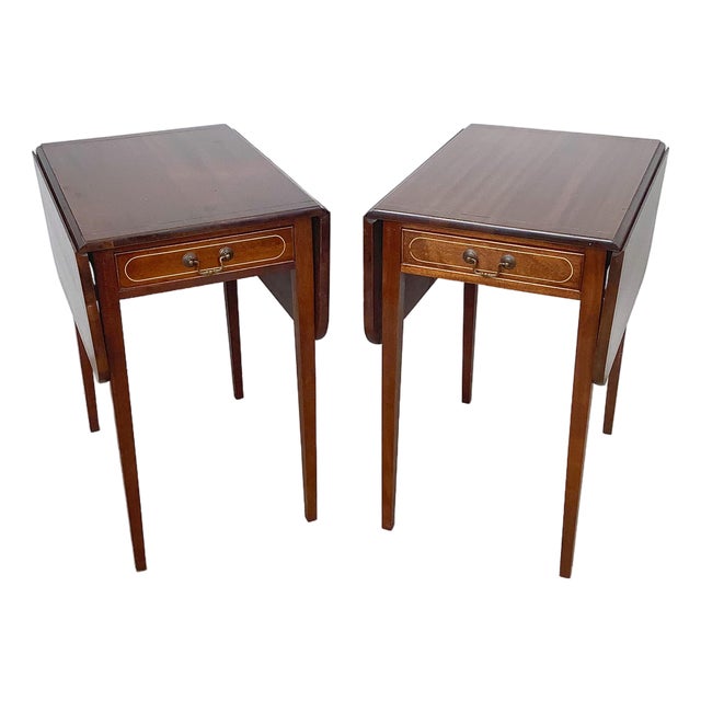 Pair of Federal Style Drop-Leaf Pembroke Side Tables For Sale
