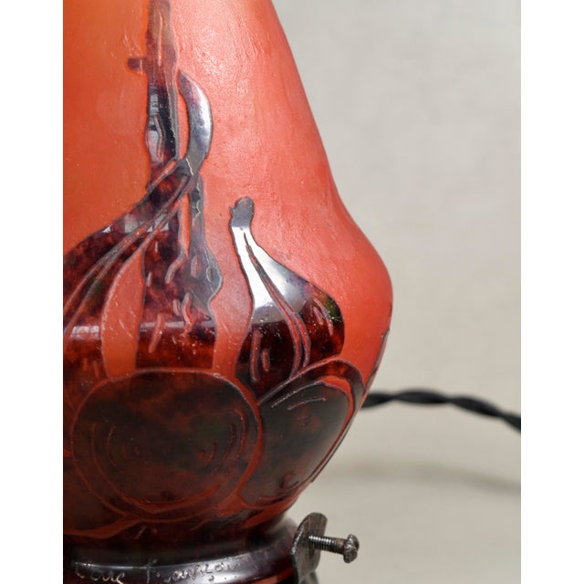 1920s Schneider Le Verre Francais Les Prunes Table Night Lamp 1920s - Wrought Iron & Burgundy Cameo Glass For Sale - Image 5 of 9
