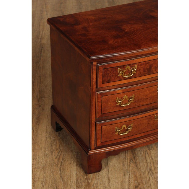 Henredon Aston Court Pair Of Mahogany Nightstands For Sale - Image 9 of 18