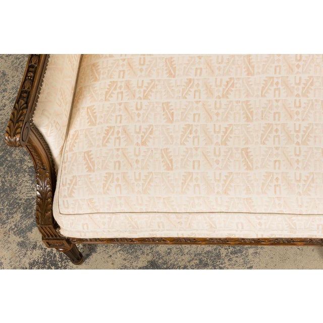 Late 19th Century French Louis XVI Style Oak Canapé in Cream Jacquard For Sale - Image 4 of 18