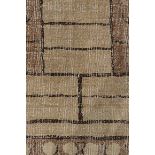 Traditional 1960s Vintage Turkish Rug in Beige-Brown Chic Geometric Pattern, Distressed For Sale - Image 3 of 7