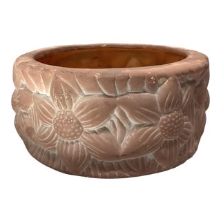 1993 White Washed Rose Terra Cotta Planter With Daisies For Sale