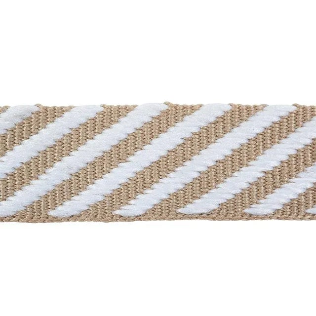 With its woven, diagonal stripe design, inspired by 1940s guitar straps, this twill tape is a dynamic finishing touch for...