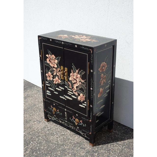 Chinoiserie Vintage Chinese Asian Black Lacquer Chinoiserie Cabinet Side Table For Sale - Image 3 of 18