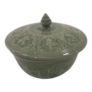 1990’s Thai Celadon Bowl With Lid in Celadon Jade Green Glaze For Sale