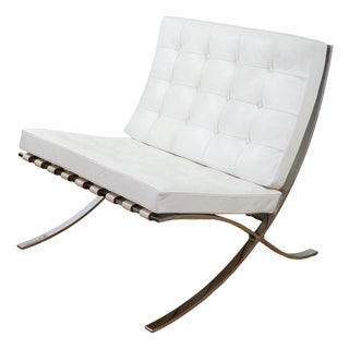 Barcelona Chair in Leather by Ludwig Mies Van Der Rohe for Knoll International For Sale